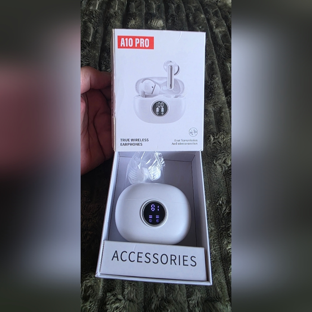 White Wireless Earbud Headphones